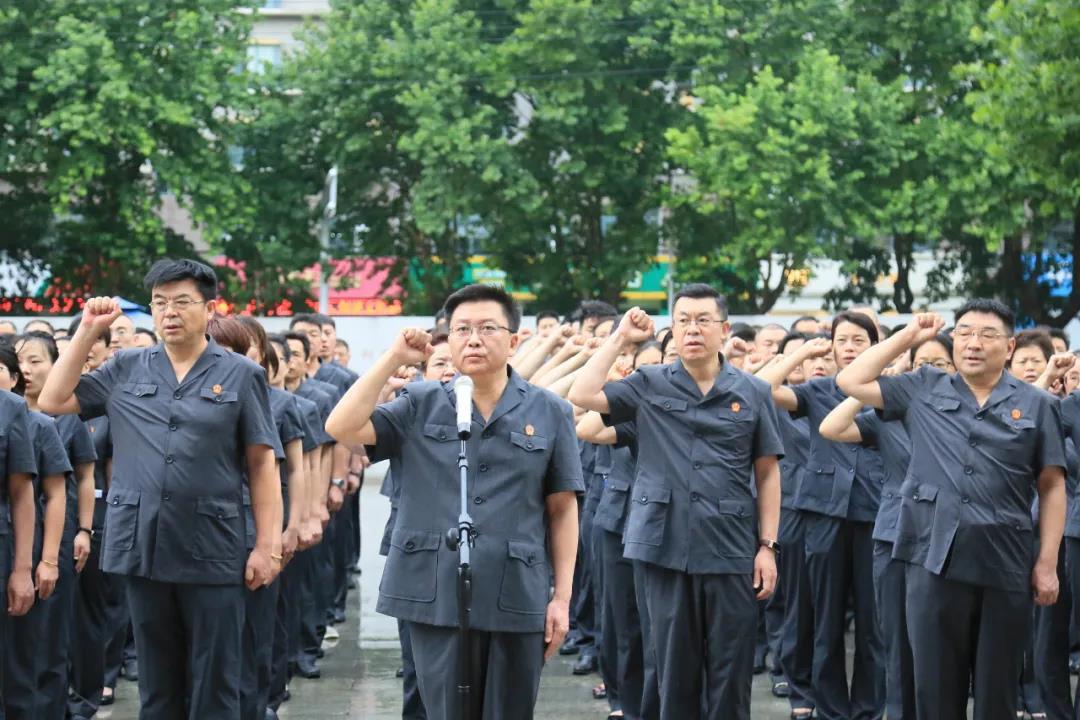 男孩单身,又高又帅,工作家庭都不错,他遇到了一个他很喜欢的类型,漂亮,身材很好,第一次见面男孩?-你的即时问答平台